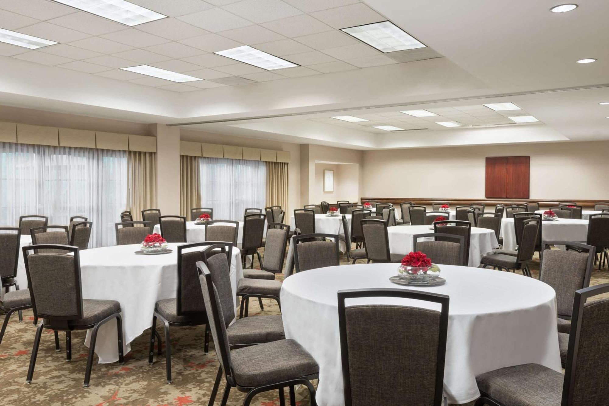Homewood Suites By Hilton Raleigh/Crabtree Valley Екстериор снимка