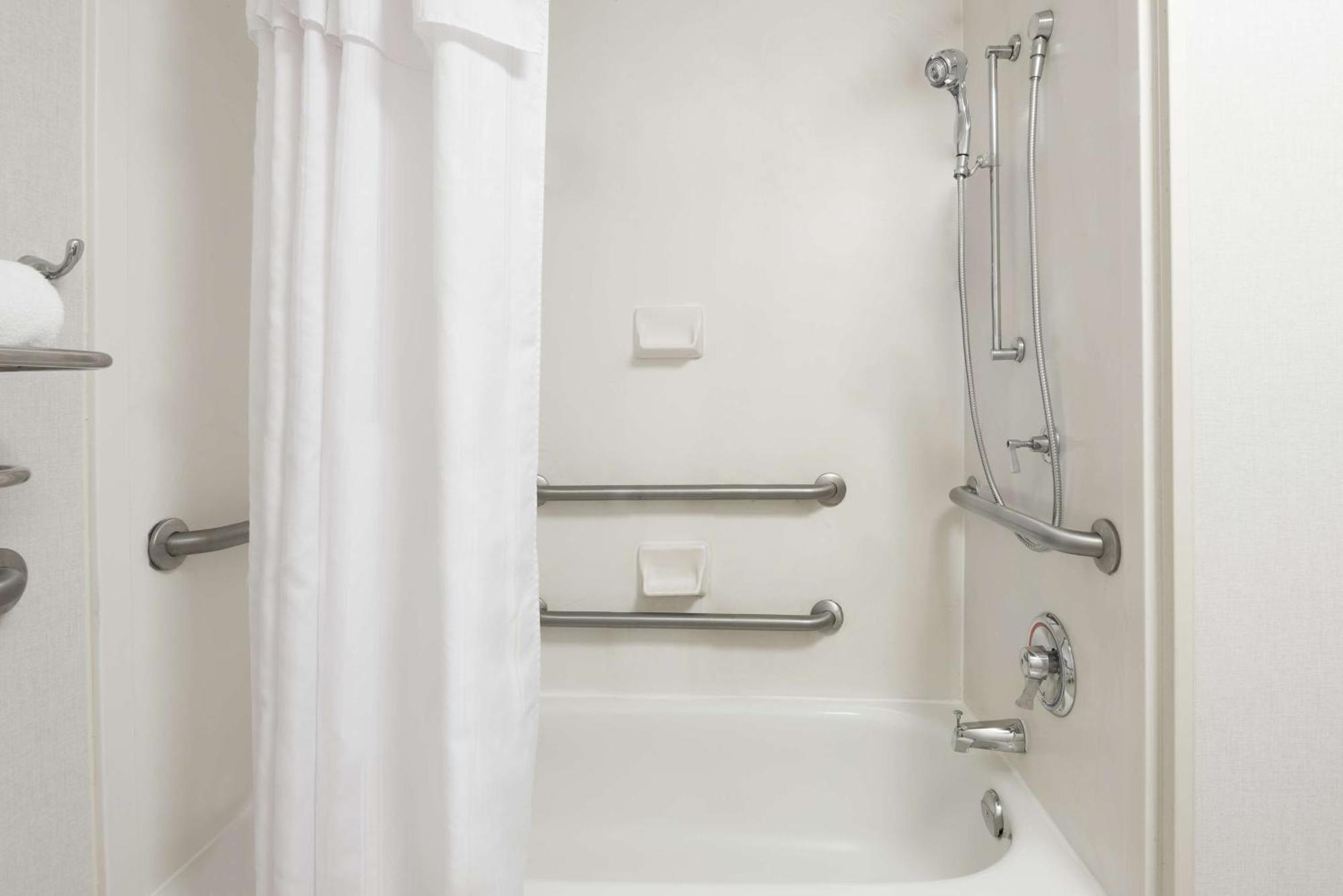 Homewood Suites By Hilton Raleigh/Crabtree Valley Екстериор снимка