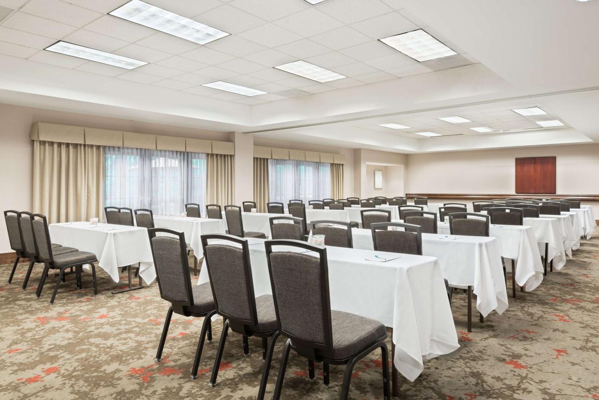Homewood Suites By Hilton Raleigh/Crabtree Valley Екстериор снимка