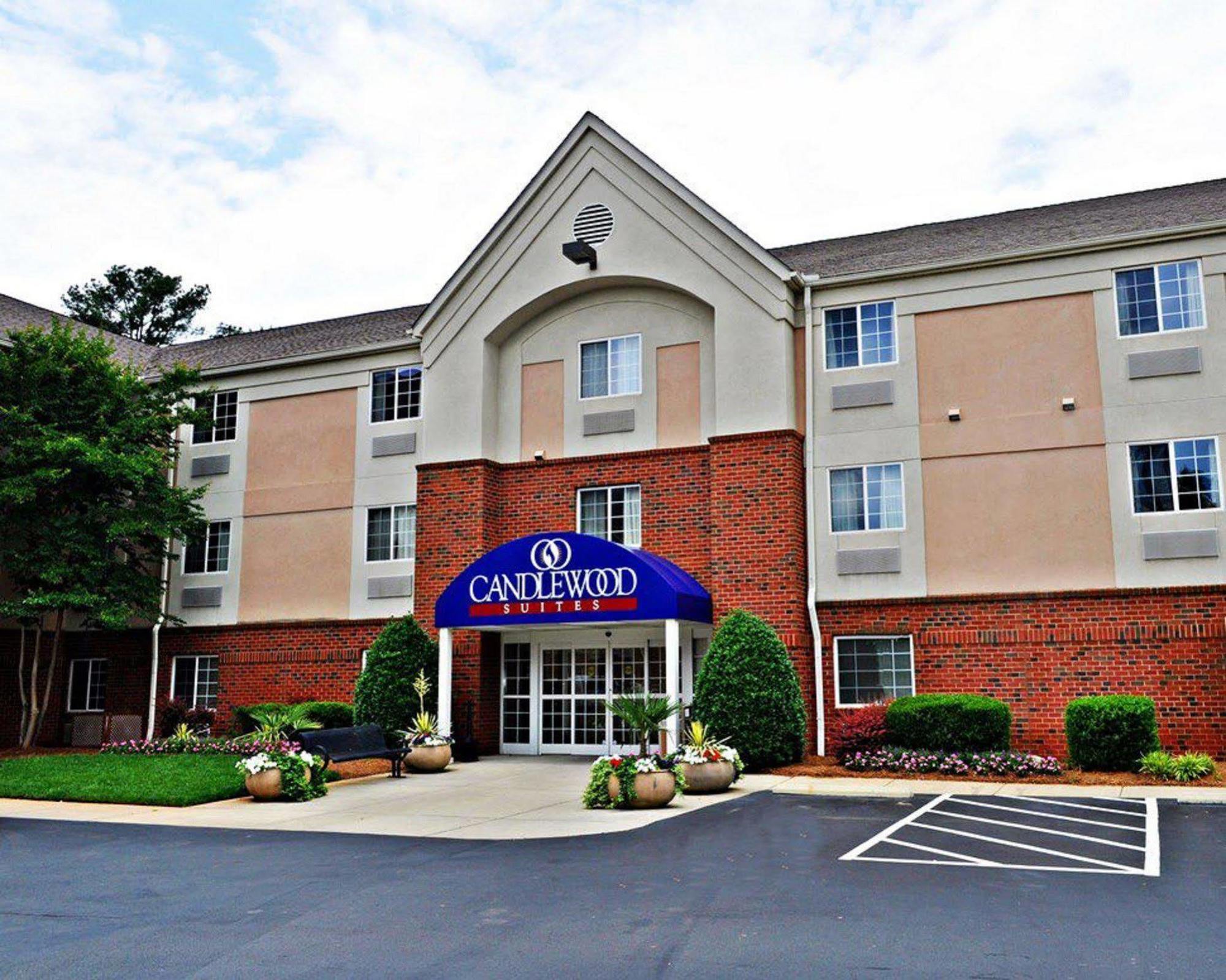 Homewood Suites By Hilton Raleigh/Crabtree Valley Екстериор снимка